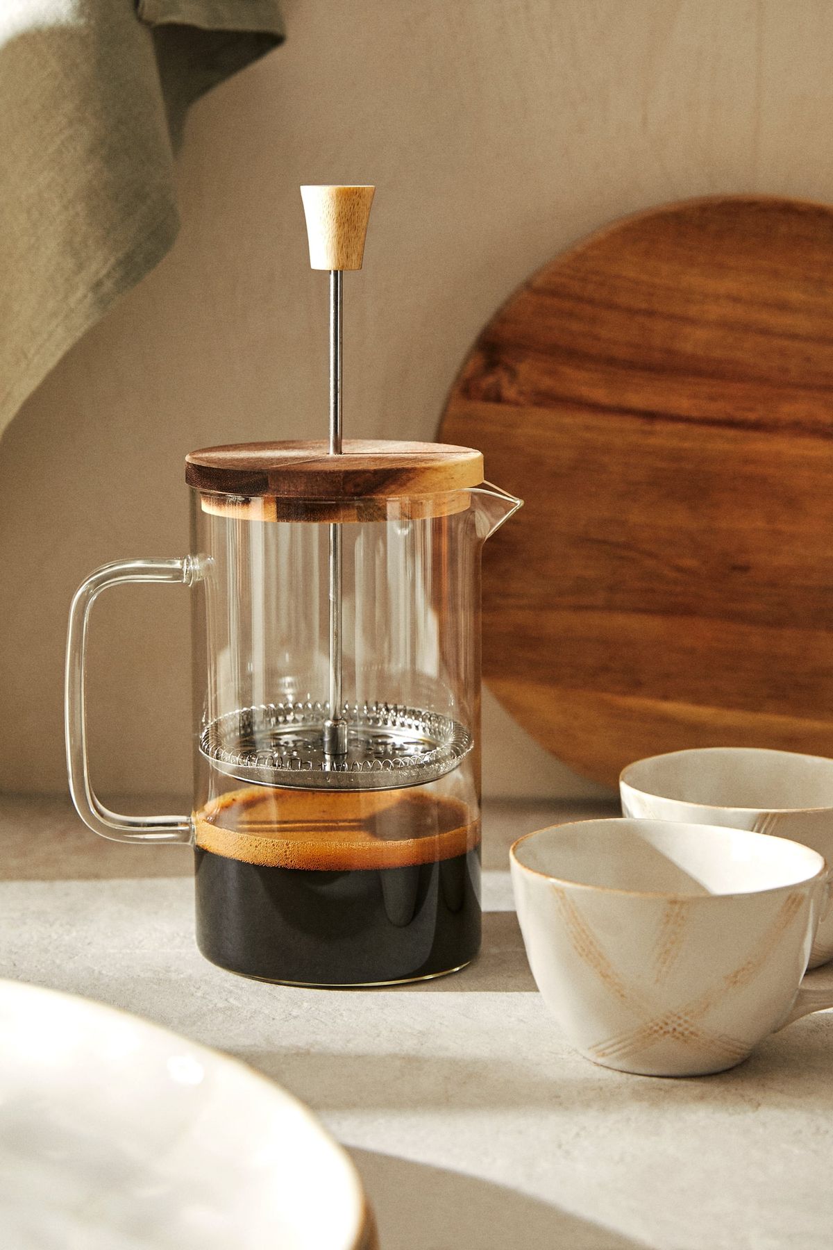 French Press Coffee Maker made of borosilicate glass and wood